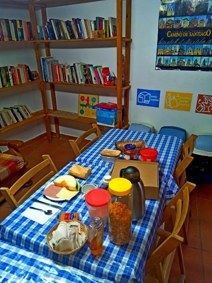 Albergue Restaurante de Artieda Exterior foto